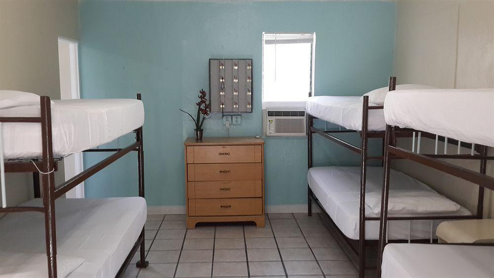 Seashell Motel And International Hostel Кей Уест Екстериор снимка