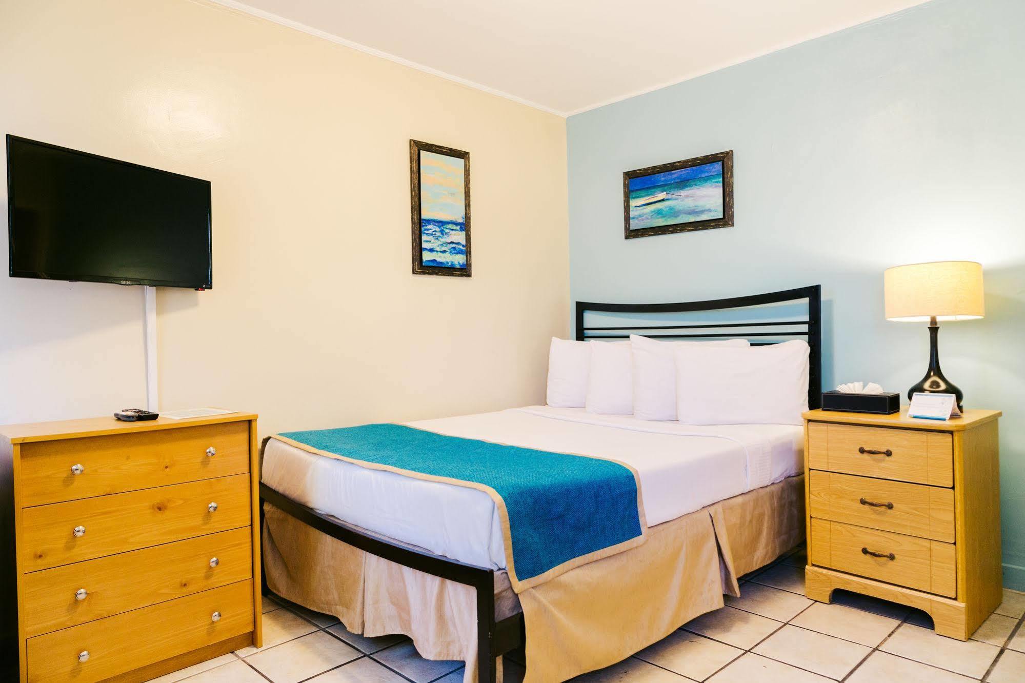 Seashell Motel And International Hostel Кей Уест Екстериор снимка
